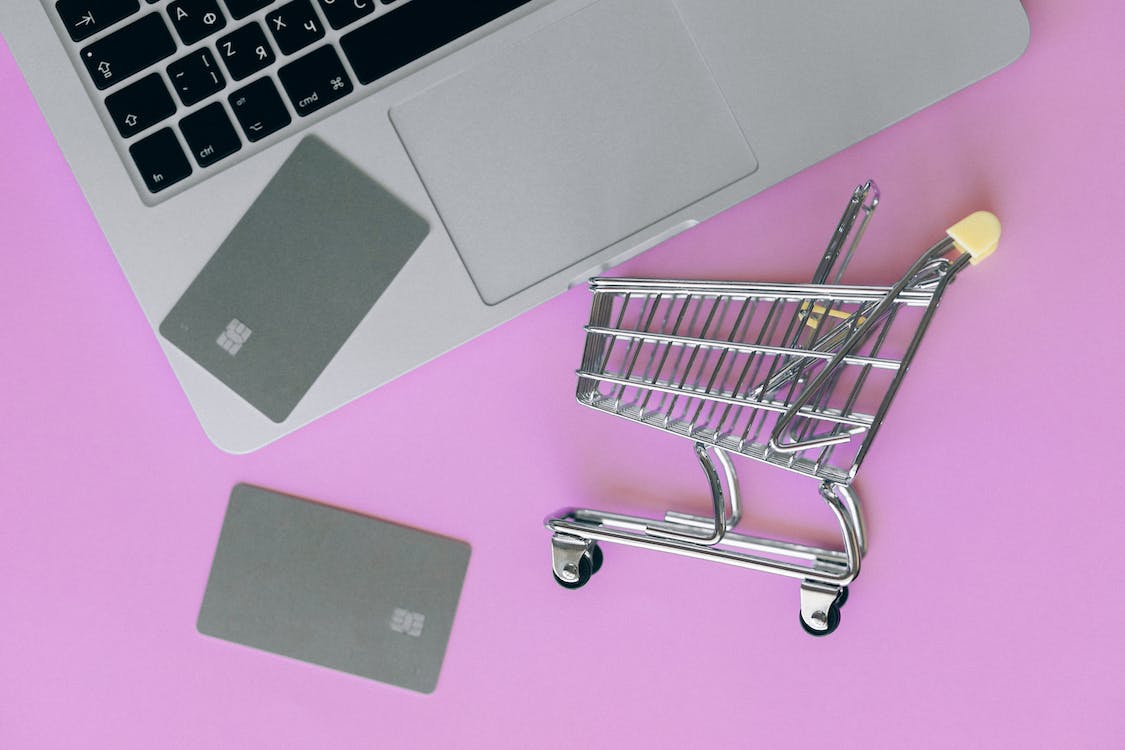 Google Shopping versus Performance Max: Wat elke Webshop Eigenaar Moet Weten